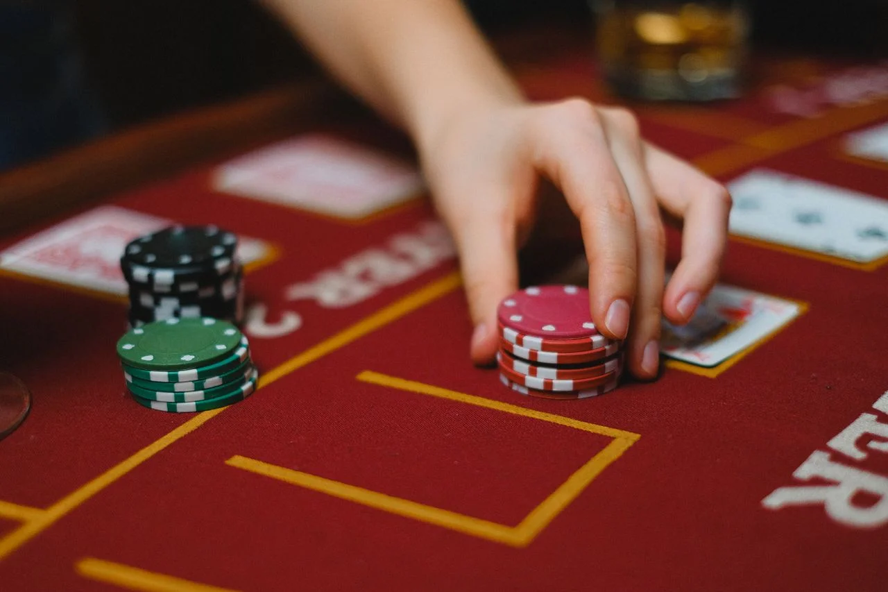 Nhận diện xác suất và thiết lập giới hạn chơi Baccarat